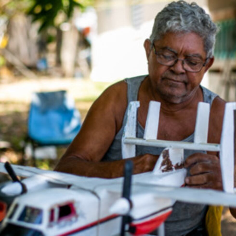 Meet this Artisan from Culebra, who has Carved Wooden Airplane Models for Six Decades