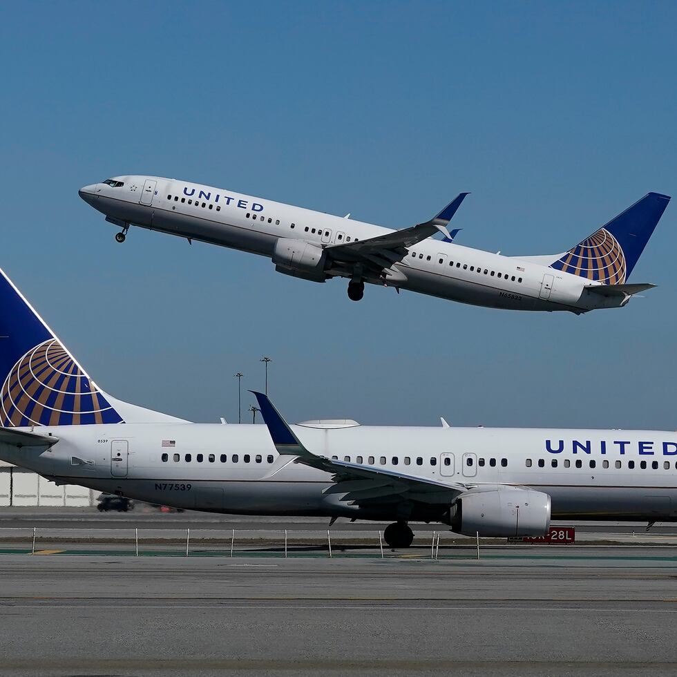 Desde el Aeropuerto Internacional de Denver, United opera más de 435 salidas diarias, que incluyen servicio de conexión frecuente a importantes mercados de la costa oeste de Estados Unidos.