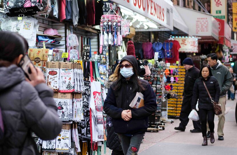 Los comercios de origen chino ya sufren desde hace semanas una bajada considerable en su volumen de ventas. (EFE)