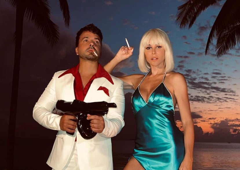 Luis Fonsi y su esposa Águeda López se vistieron como los personajes de Tony Montana y Elvira Hancock de la película "Scarface".