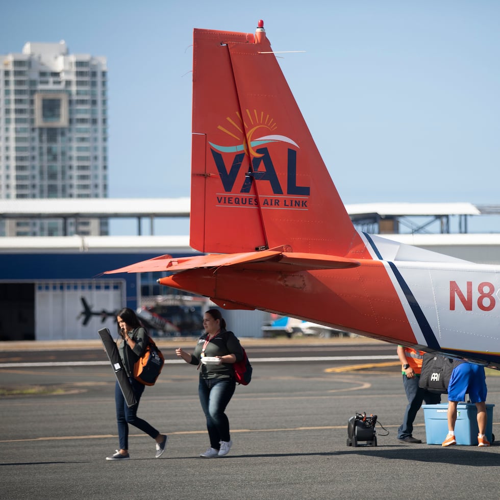 Vieques Air Link, presidida por Carlos Rodríguez, mueve pasajeros, carga suelta y productos frescos desde Isla Grande y Ceiba hacia Vieques.