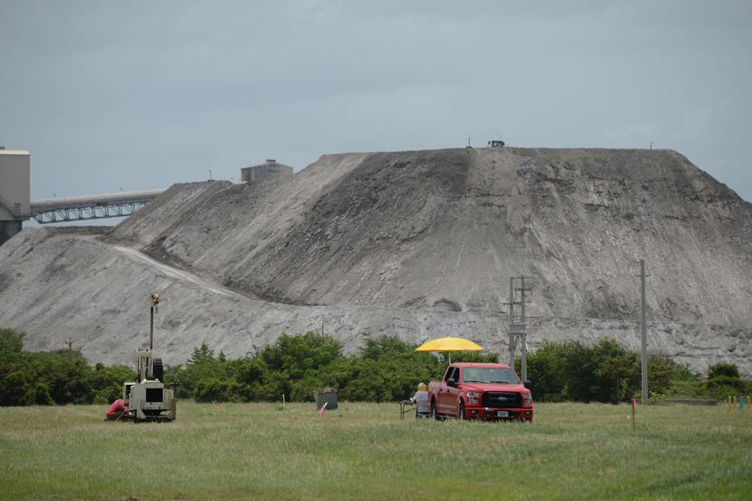 Tampoco se exigiría evidencia sobre escapes si el depósito es menor a 12,400 toneladas de cenizas. (GFR Media)