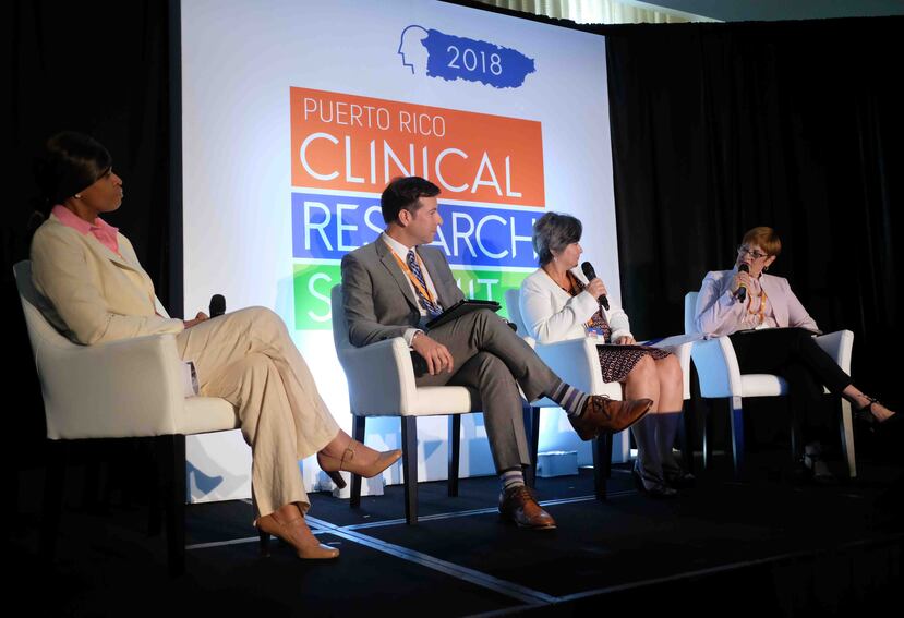 Panel del Paciente conformado por Natalia Xiomara, colaboradora de la comunidad de la Universidad de Yale; Dr. Oscar Soto Raices, Director Médico de Mindful medical Research en PR, Milagros Otero, paciente; Dra. Bárbara Segarra, decana de la Escuela de Pr