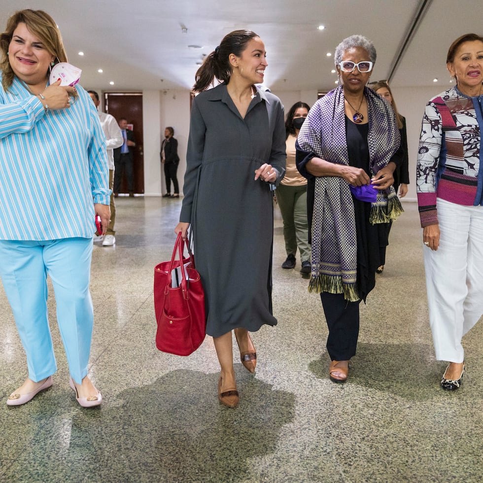 San Juan , Puerto Rico, Junio 3 , 2022 - MCD - FOTOS para ilustrar una historia sobre unas reuniones que sostuvieron los congresistas Raúl Grijalva, Nydia Velázquez, Alexandria Ocasio Cortez y la comisionada residente en Washington, Jenniffer González con los diferentes partidos políticos con relación a un borrador de legislación que han propuesto para convocar a un plebiscito sobre el futuro político de Puerto Rico. EN LA FOTO los congresistas se reunieron con líderes del Movimiento Victoria Ciudadana -  Manuel Natal Albelo (coordinador general), Rafael Bernabé (senador), Ana Irma Rivera Lassen (senadora) y José Bernardo Márquez (representante) en el Colegio de Abogados.  
FOTO POR:  tonito.zayas@gfrmedia.com
Ramon " Tonito " Zayas / GFR Media