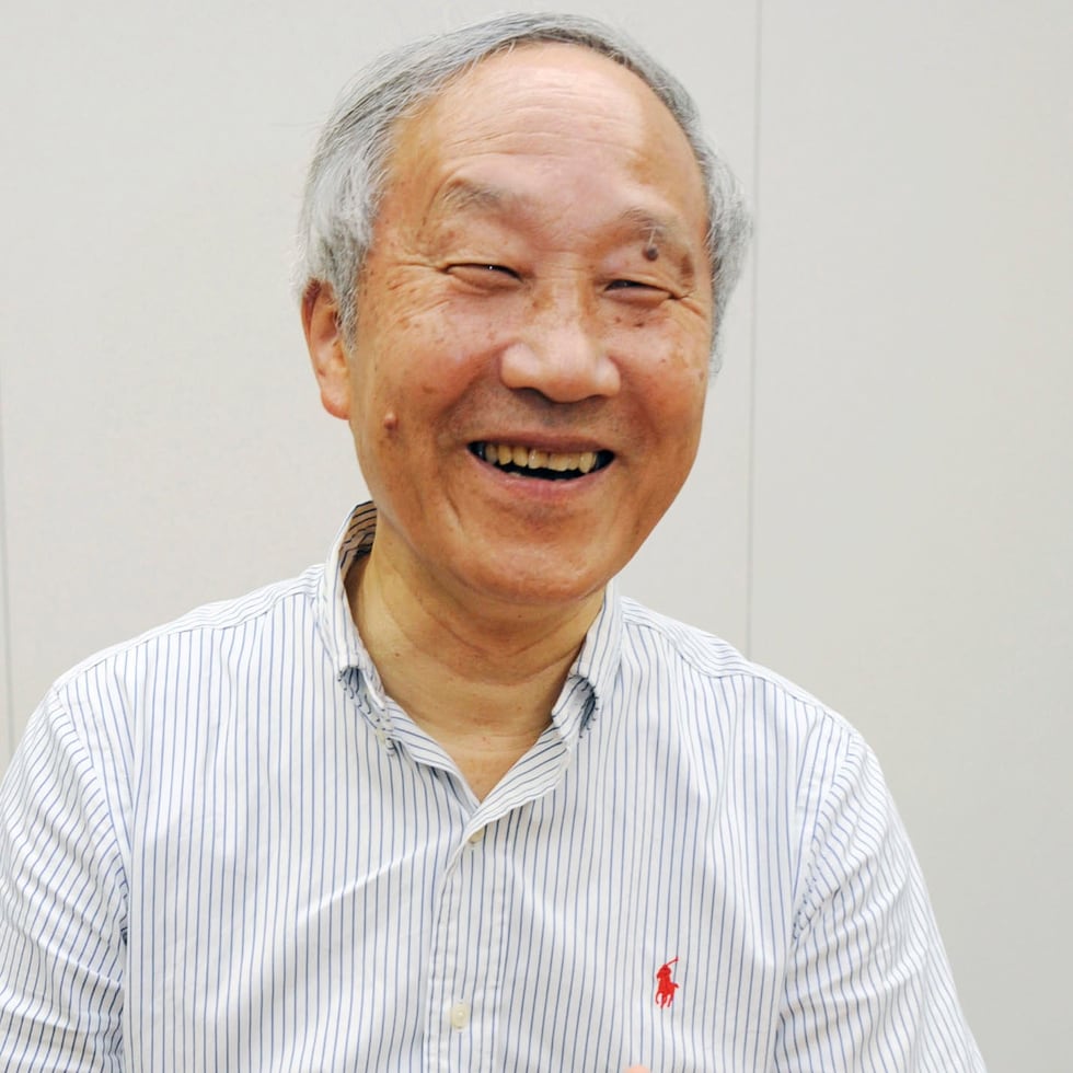 Masayuki Uemura, un pionero de los videojuegos cuyas consolas Nintendo vendieron millones de unidades en todo el mundo, posa para una fotografía en Japón el 10 de julio de 2013.