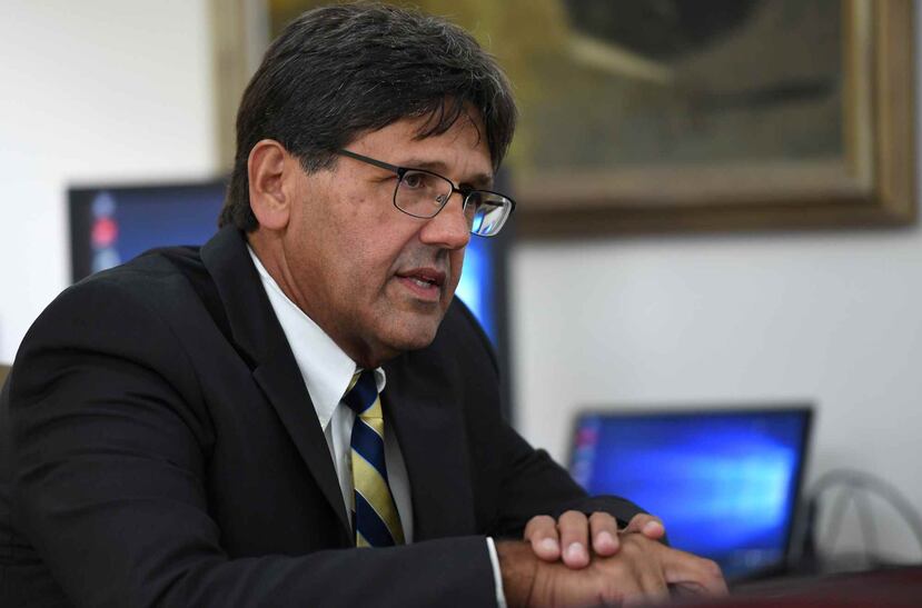 El presidente interino de la UPR, Darrel Hillman, informó que se sostendrán en el aumento de $56 a $75 del costo del crédito.  (GFR Media)