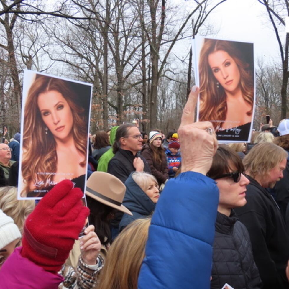 Lisa Marie Presley recibió este domingo un último homenaje público en Graceland.