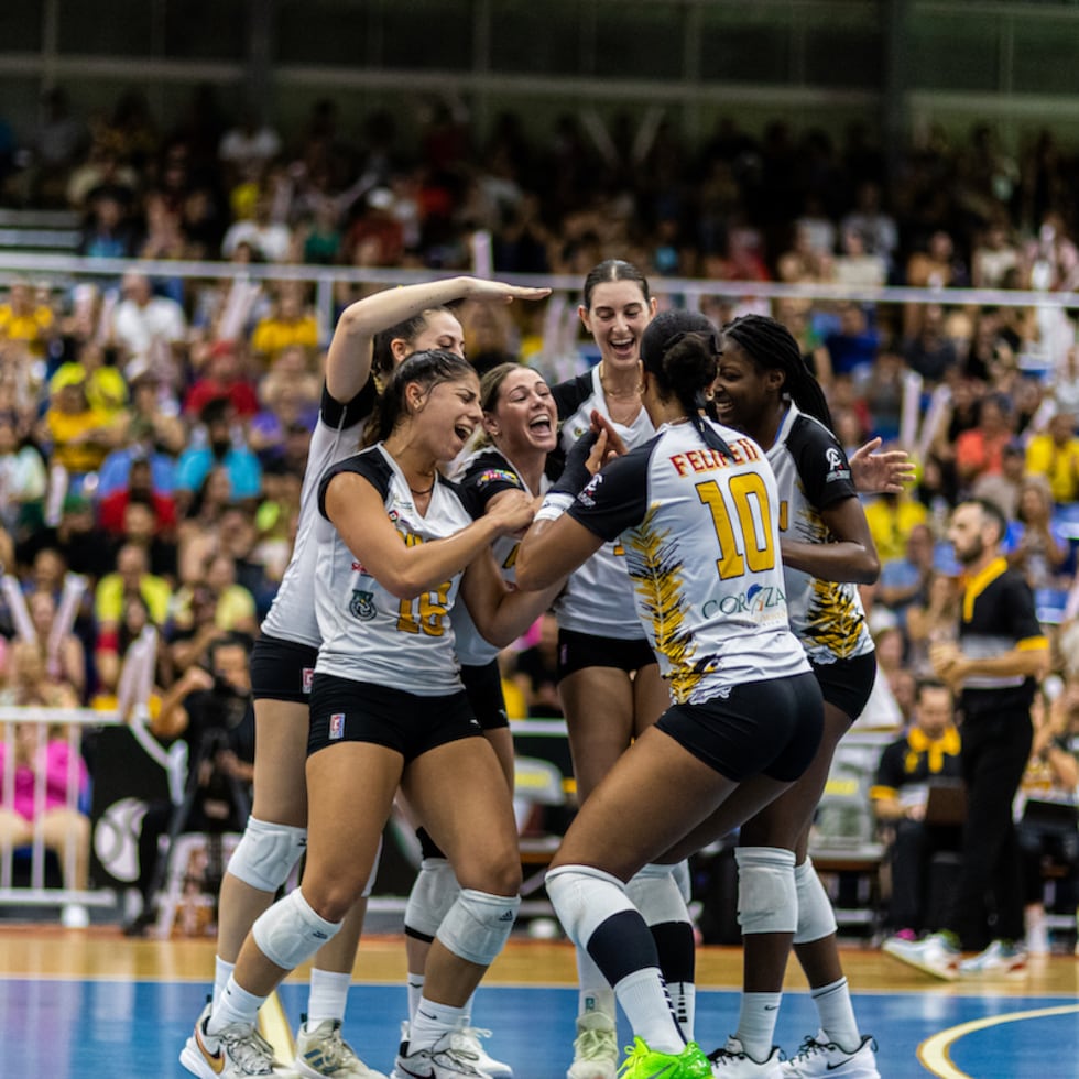 Las Pinkin celebran en el coliseo Carmen Zoraida Figueroa, de Corozal.