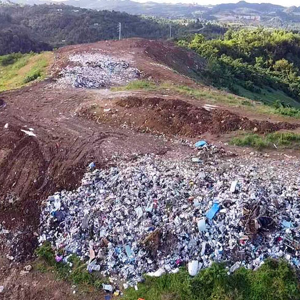 El Municipio de Toa Alta debe entregar un plan de cierre al Departamento de Recursos Naturales y Ambientales para octubre de este año.