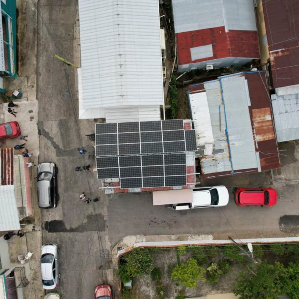 Todas las residencias de Alto de Cuba, en Adjuntas, serán energizadas con el sol, como parte de un proyecto de desarrollo local alternativo enfocado en la autogestión comunitaria, informó la organización Casa Pueblo.
