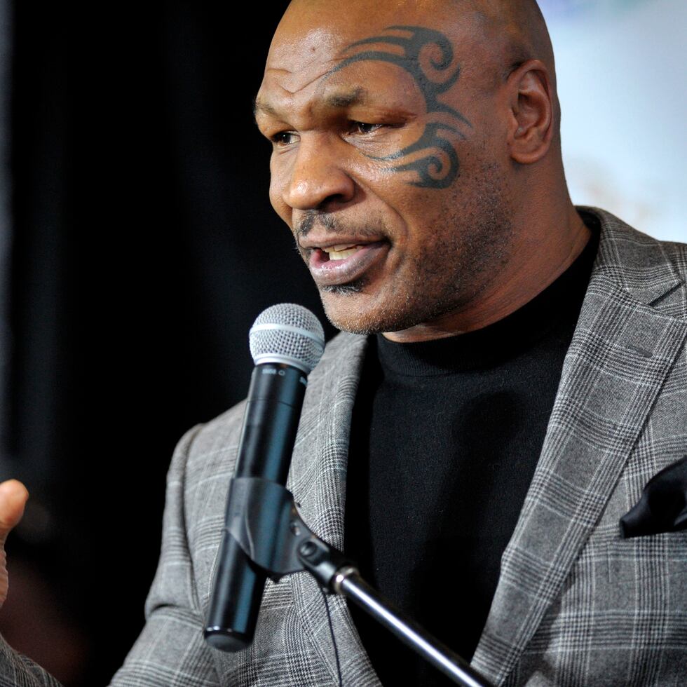 El excampeón mundial Mike Tyson fue captado en video golpeando a un pasajero en San Francisco.