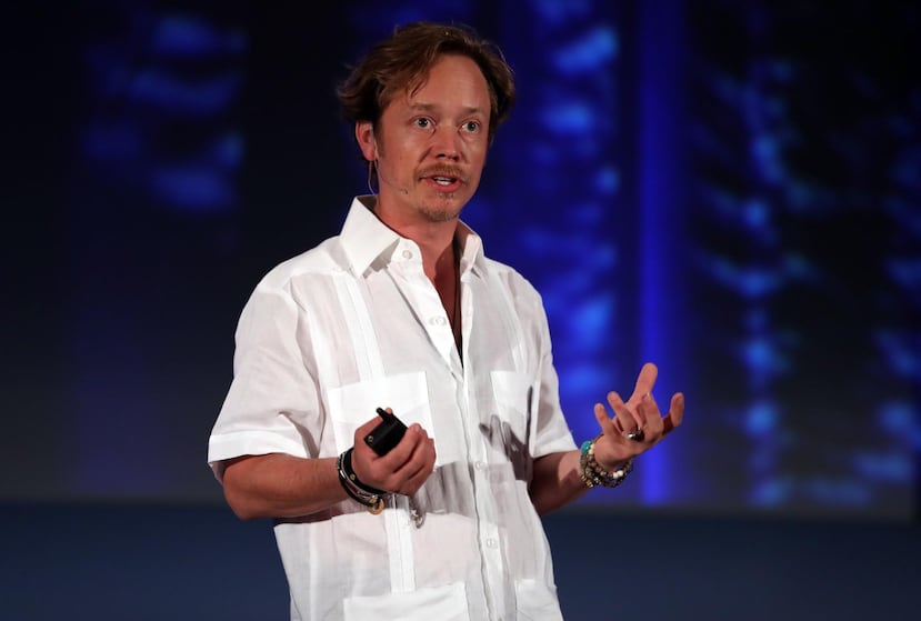 El exactor Brock Pierce se ha convertido en una de las figuras principales en la comunidad de inversores de criptomonedas en la isla.