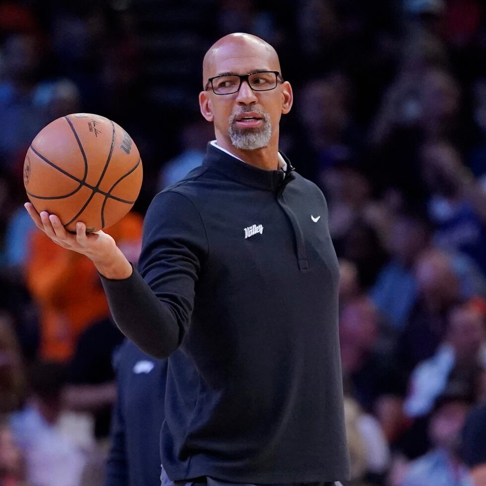 Monty Williams y los Suns vienen de eliminarse en la segunda ronda de los playoffs en el Oeste ante Denver.