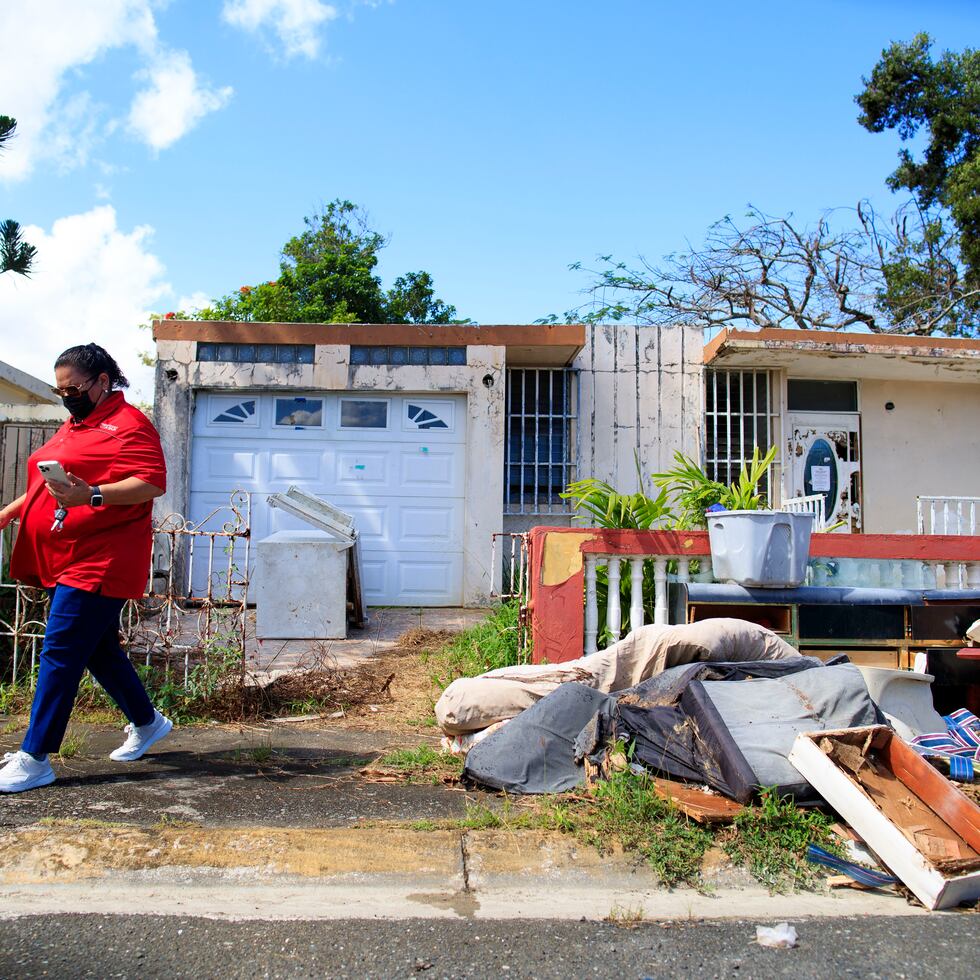 Esta residencia en la urbanización San Vicente, de Vega Baja, fue declarada estorbo público.