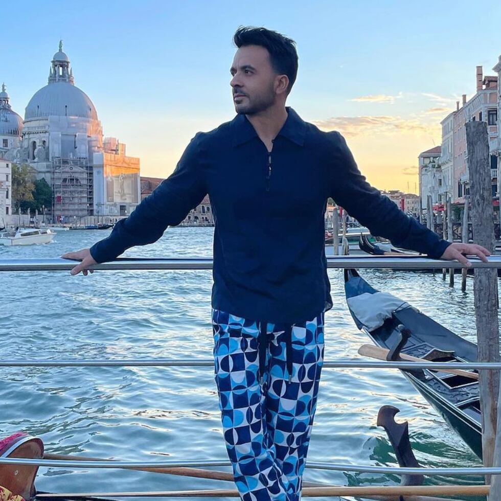 Luis Fonsi posa desde Venecia, Italia.