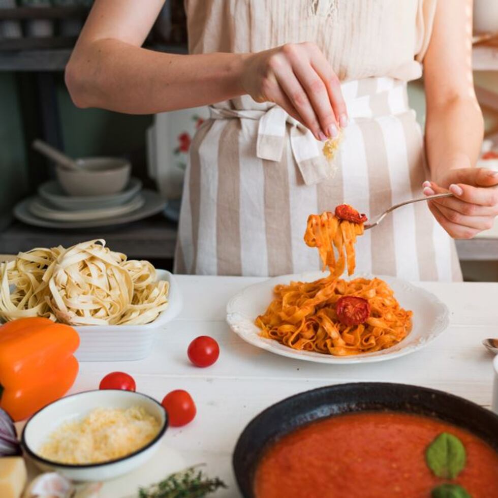 La mejor forma de refrescarse es con platos livianos y cuya preparación sea más fácil y no conlleve estar mucho tiempo en la cocina. (Shutterstock)