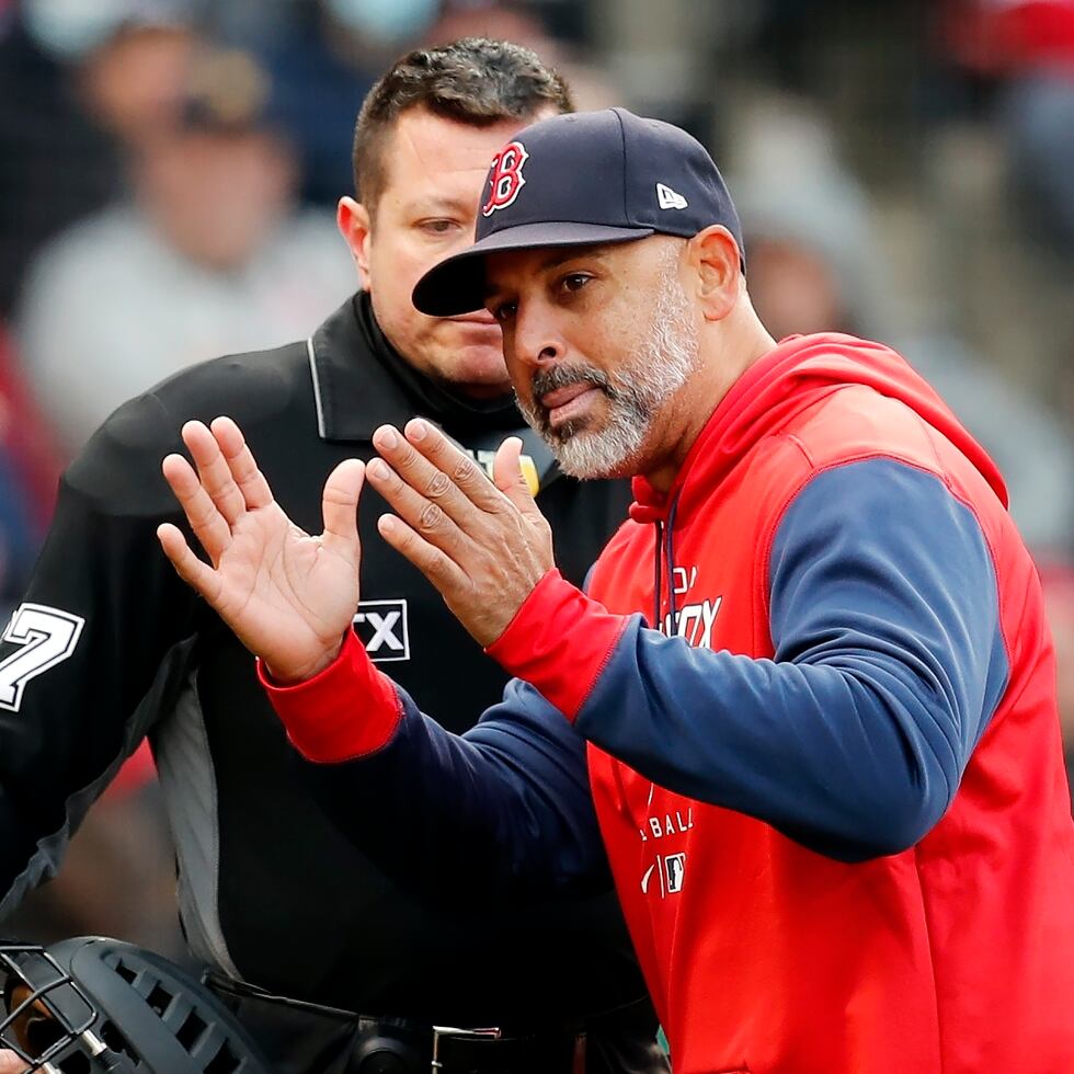 Alex Cora ha lidiado con las inconsistencias de sus Red Sox de Boston en estos primeros dos meses.