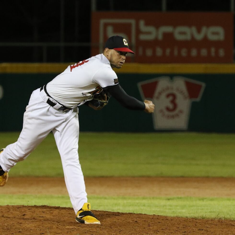 Freddie Cabrera, de los Toritos de Cayey, permitió solo cinco hits y dos carreras limpias en 7.1 entradas.