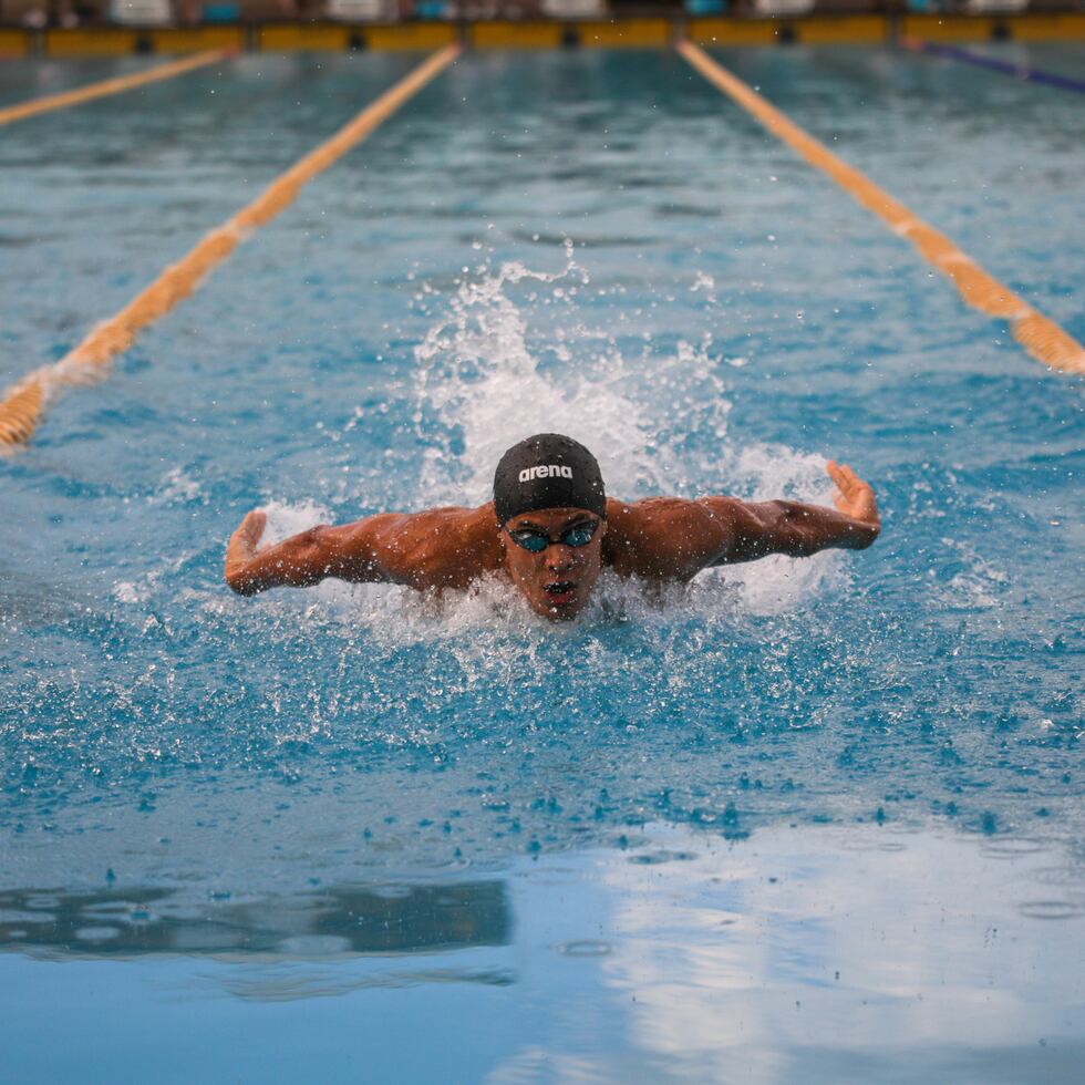 Jarrod Arroyo posee la marca B en los 200 y 400 metros combinados.