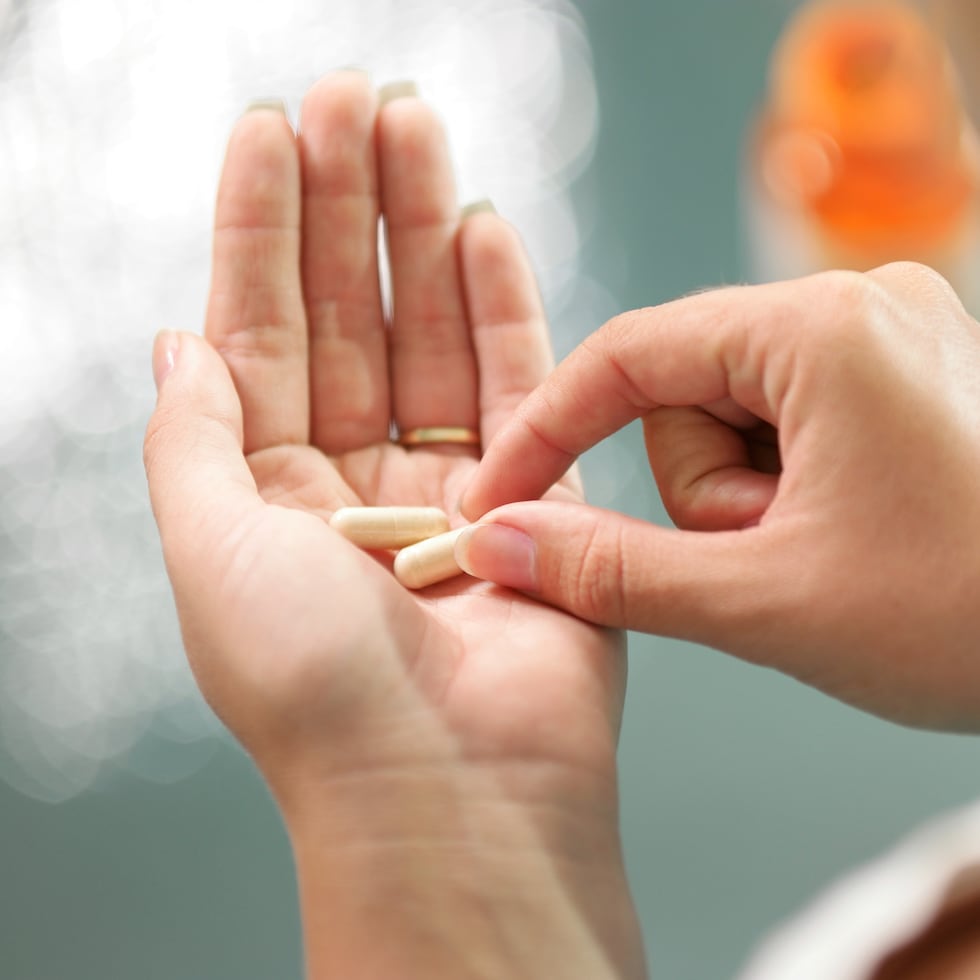La Alianza pro Acceso a Medicamentos alega que los planes médicos y sus administradores de beneficio de farmacia cambian constantemente el formulario de medicamentos afectando el tratamiento de los pacientes.