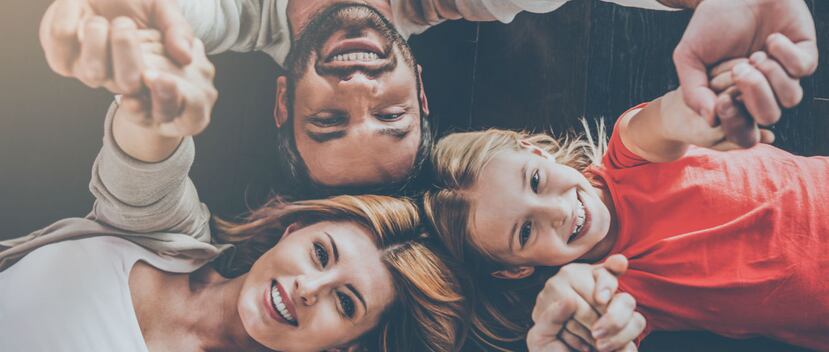 "Cada día doy gracias por mi familia, la biológica y la escogida". (Shutterstock)