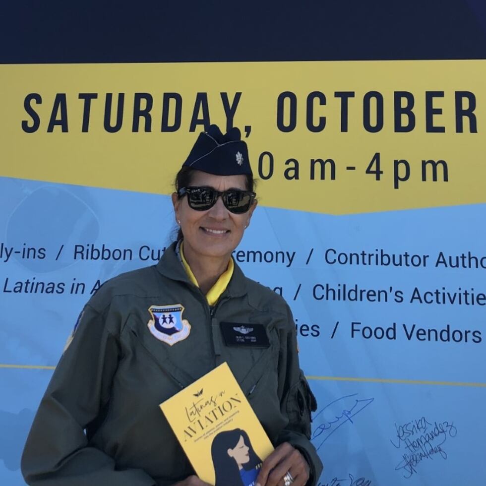 Olga Custodio, primera boricua y latina pilota en la Fuerza Aérea de Estados Unidos.