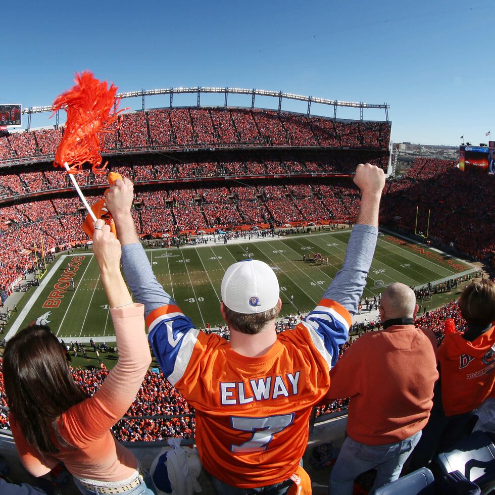 Según los reportes cinco grupos de empresarios fueron invitados a la puja para la compra de los Broncos.