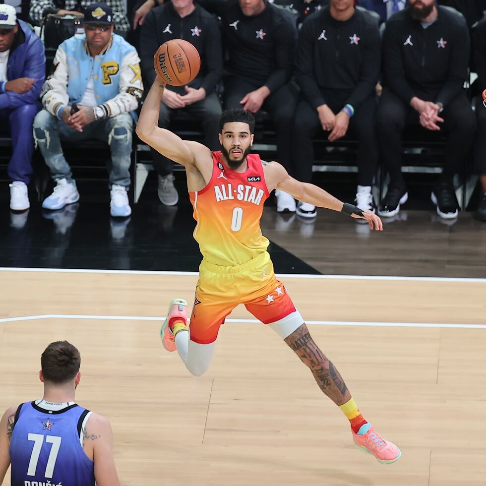 Jayson Tatum, del Team Giannis, durante la primera mitad del Juego de Estrellas de la NBA, el domingo 19 de febrero de 2023, en Salt Lake City.