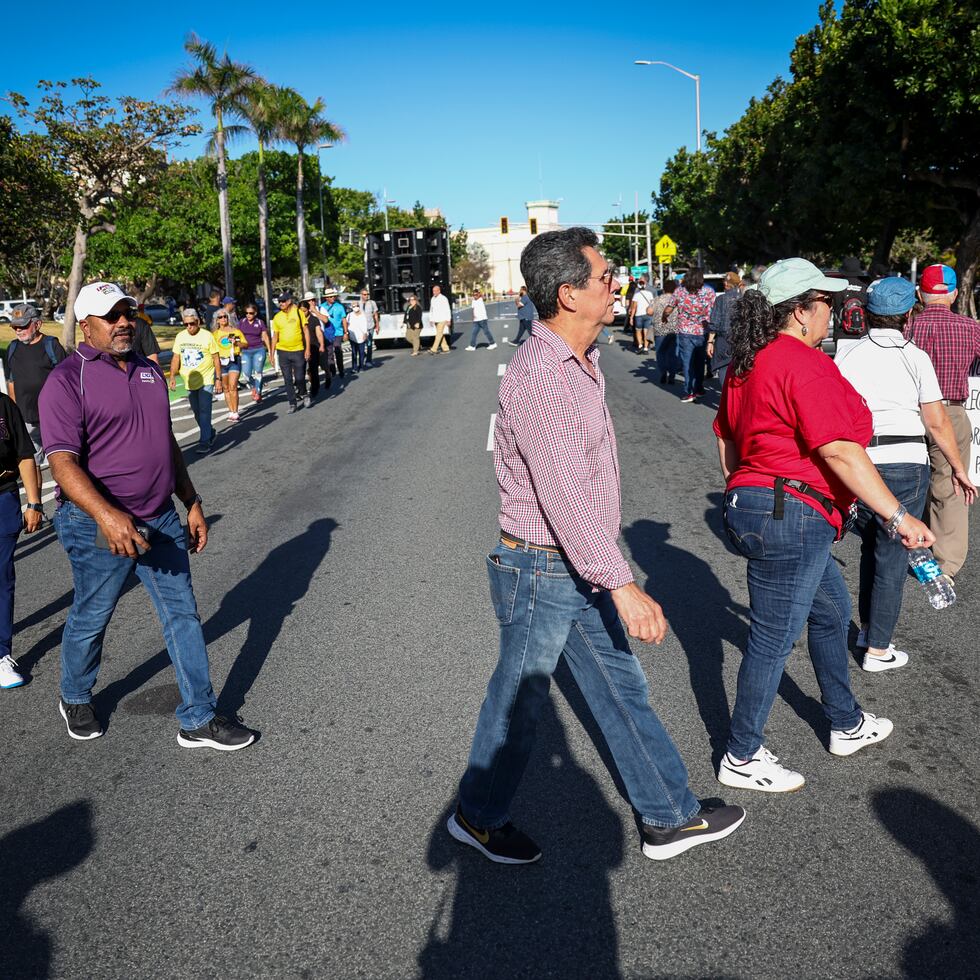 La protesta contra el mensaje de Pierluisi fue convocada por un grupo variado de sindicatos.