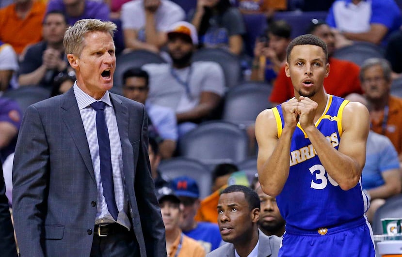 Curry encestó 23 de sus 28 puntos solamente en el tercer cuarto del partido . (AP)