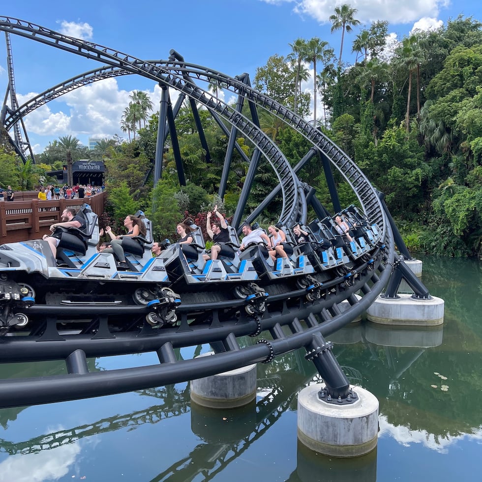 “Jurassic World VelociCoaster” se ha convertido en una de las atracciones favoritas del complejo vacacional.