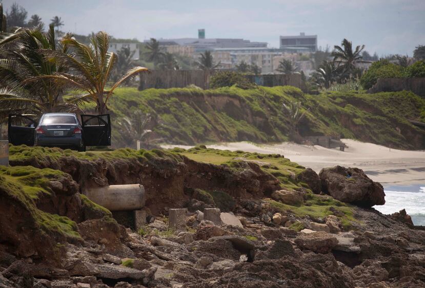 El alcalde de Arecibo, Carlos Molina, indicó  que la costa de Barrio Obrero y el barrio Pueblo fueron evaluadas por una firma de ingeniería contratada por la municipalidad tras el huracán.