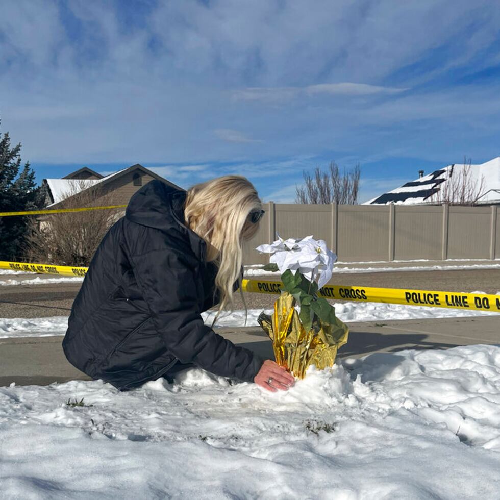 La policía envió agentes a ver cómo estaba la familia el miércoles después de que familiares y amigos se pusieran en contacto con los oficiales porque estaban preocupados y no sabían nada de ellos.