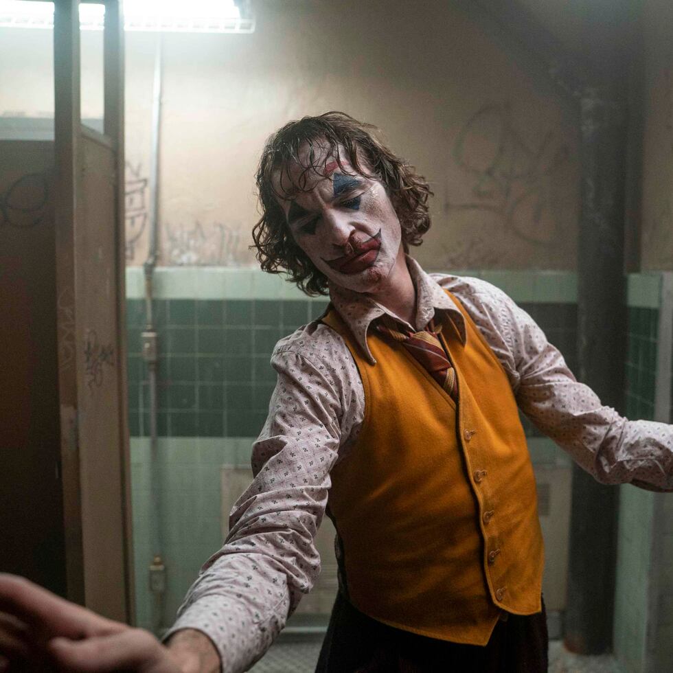 Joaquin Phoenix en una escena de la película "Joker". ( AP)