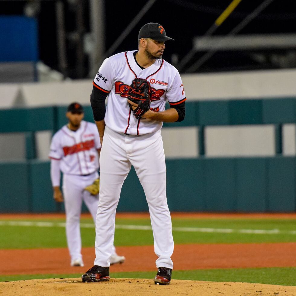 Fernando Cabrera fue seleccionado por los Criollos de Caguas en el sorteo especial de los equipos eliminados. Cabrera lanzó con Ponce y tuvo marca de 4-2 con efectividad de 3.02.