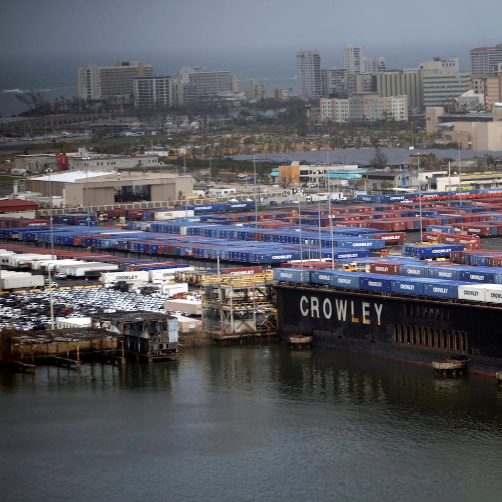 Las leyes de cabotaje buscan que el transporte maritimo de productos entre Puerto Rico y Estados Unidos se haga en barcos estadounidenses con tripulación mayoritariamente integrada por ciudadanos estadounidenses.