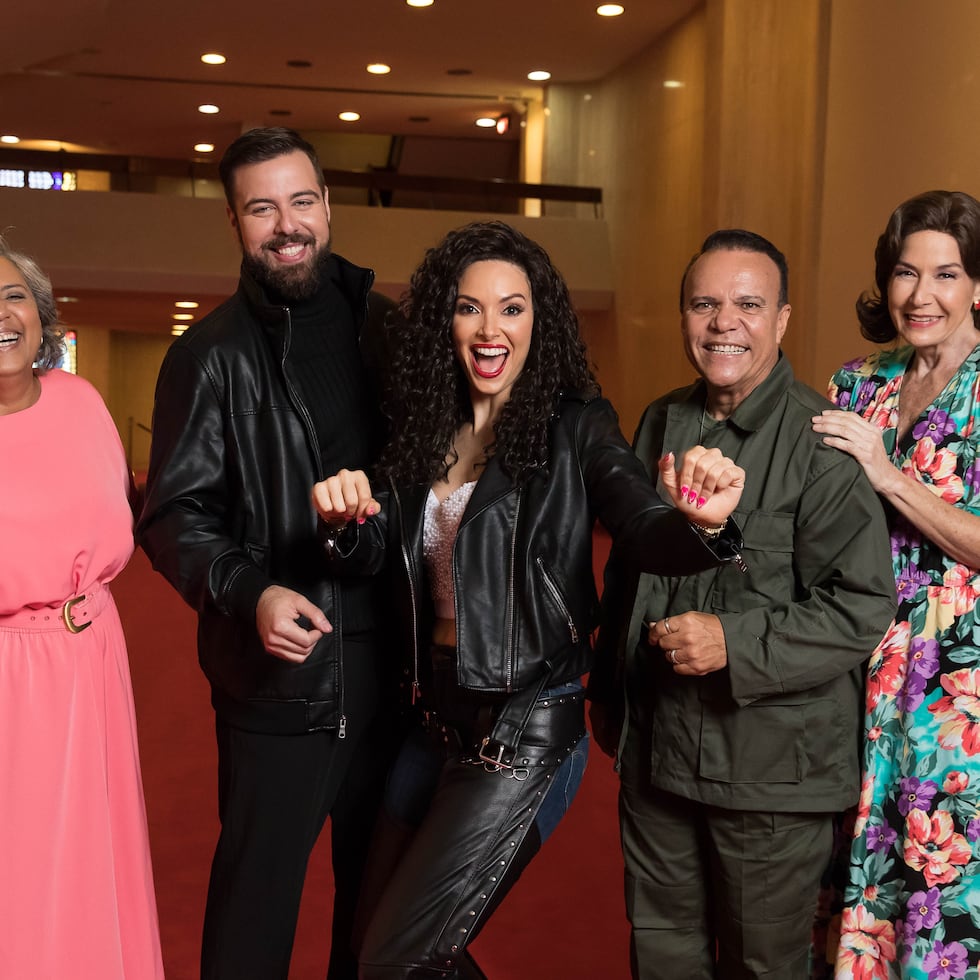 El elenco principal del musical "On Your Feet!" esta compuesto por, de izquierda a derecha, Aidita Encarnación, Eddie Noel Rodríguez, Denise Quiñones, Alex D’Castro y Marian Pabón.