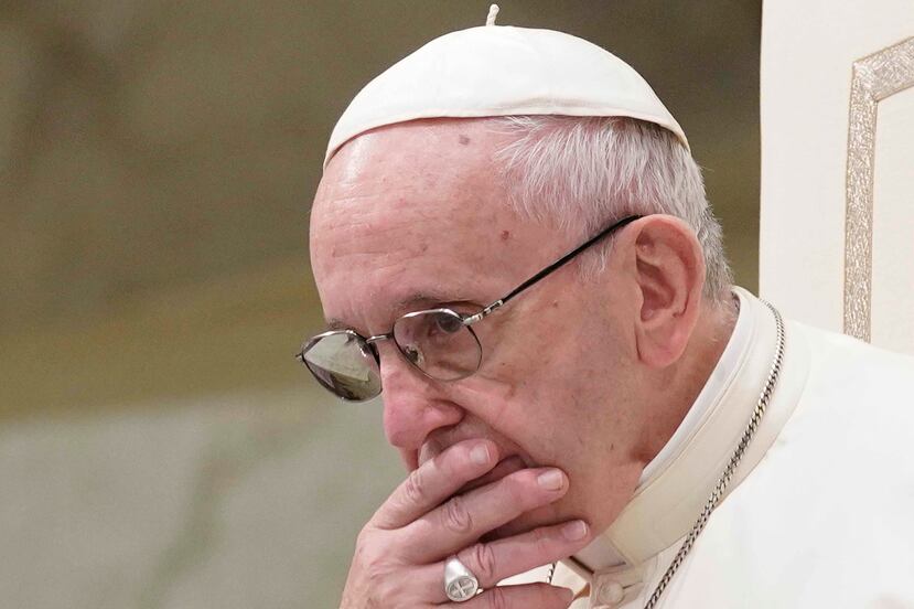 En esta fotografía de archivo del 22 de agosto de 2018, el papa Francisco asume un gesto de reflexión durante su audiencia general semanal en el Vaticano. (AP/Andrew Medichini)