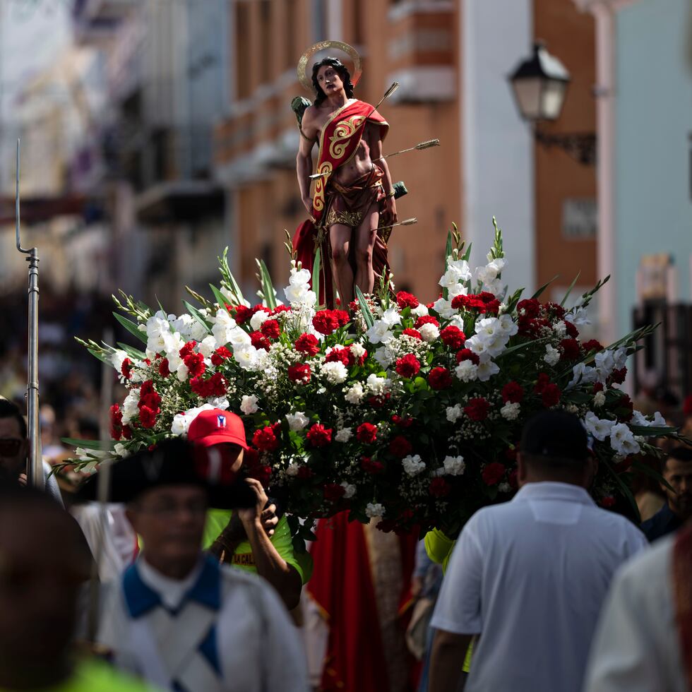 Procesión de San Sebastián, que partió desde la plaza Colón hasta la catedral.