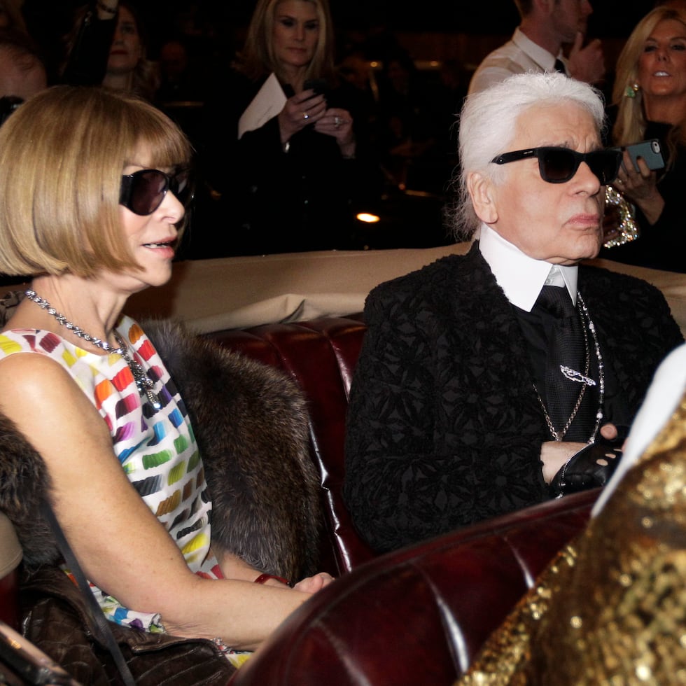 En una foto de diciembre de 2013, Anna Wintour comparte con Karl Lagerfeld. (AP)