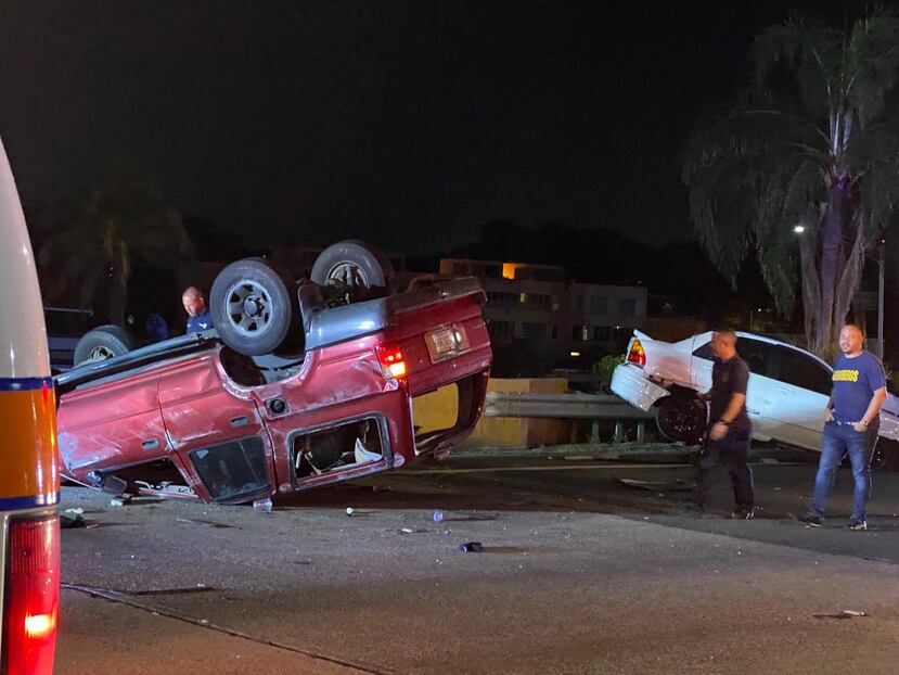 Los dos vehículos involucrados en el primer accidente. (Suministrada)