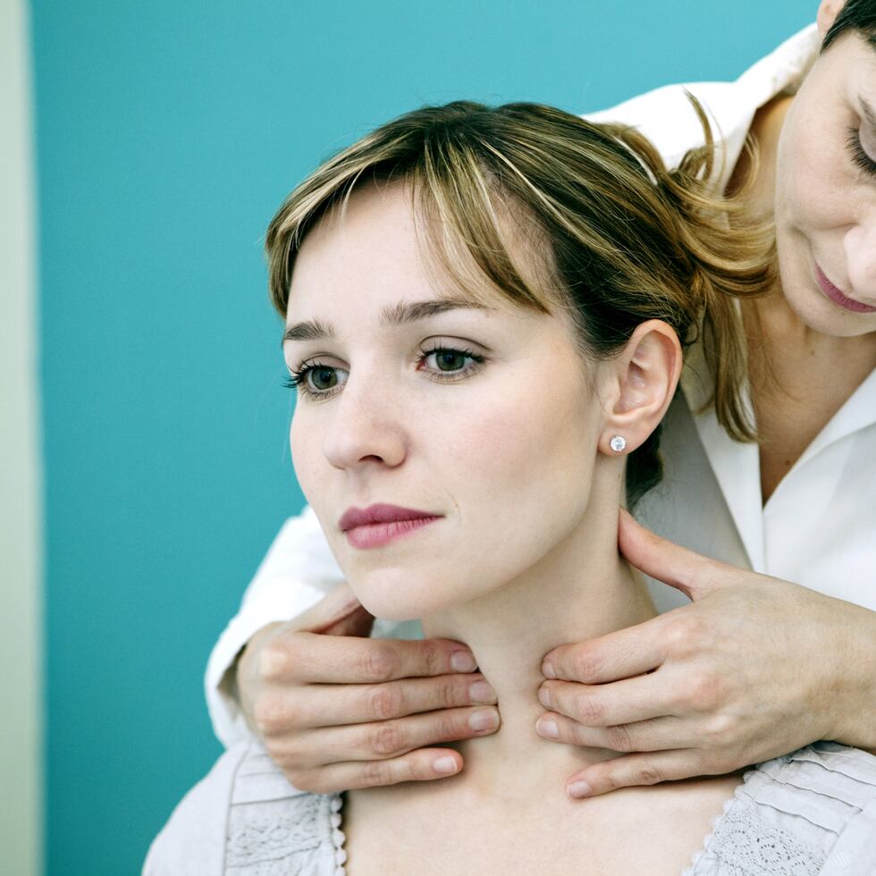 El cáncer de tiroides es más frecuente en mujeres jóvenes. (Shutterstock)