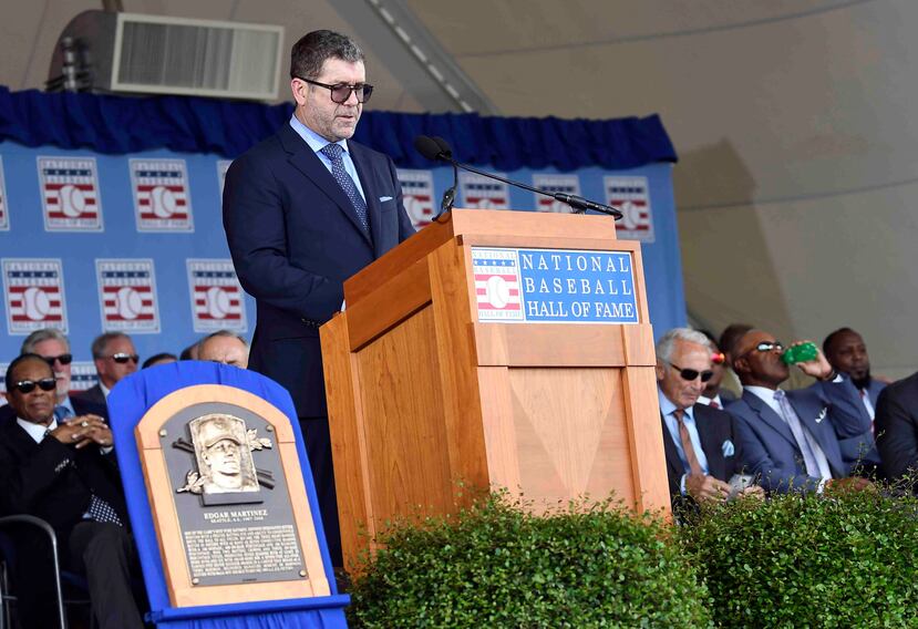 En su discurso, Edgar Martínez se transportó al 1983, en el momento en que fue firmado por Seattle por el escucha Manny Martínez. (AP)