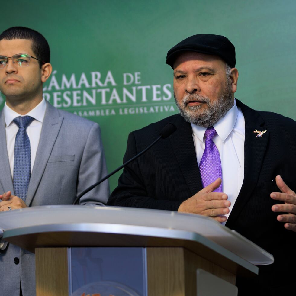 Los representantes José Bernardo Márquez y Luis Raúl Torres durante la conferencia de prensa.
