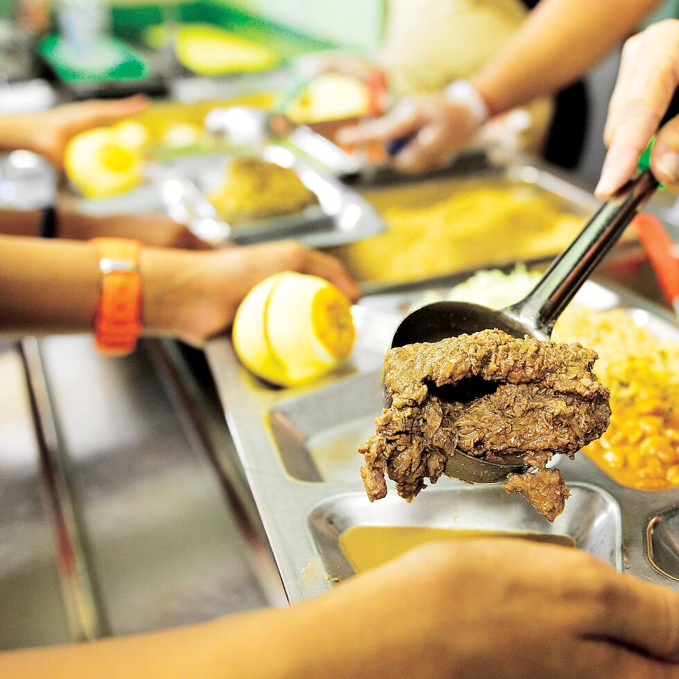 Servicio en un comedor escolar.