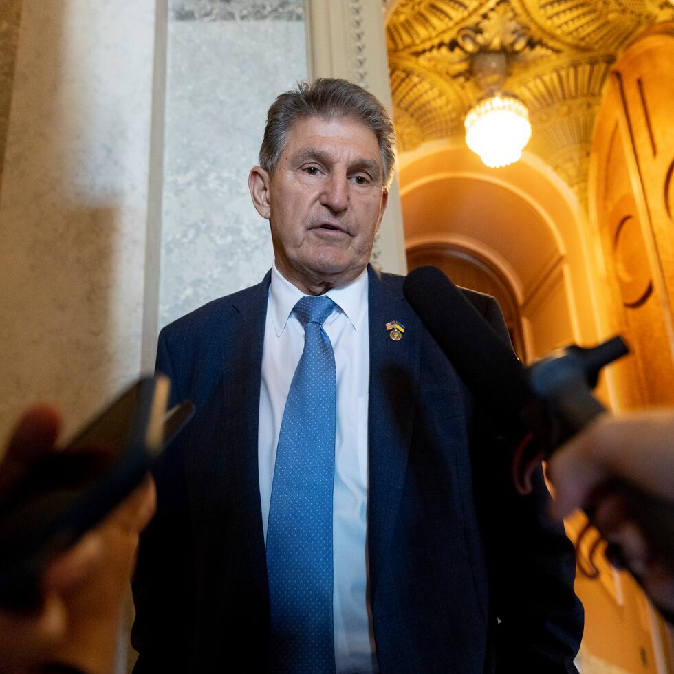 Joe Manchin fue uno de los senadores díscolos que favoreció el proyecto ambiental y fiscal de los demócratas.