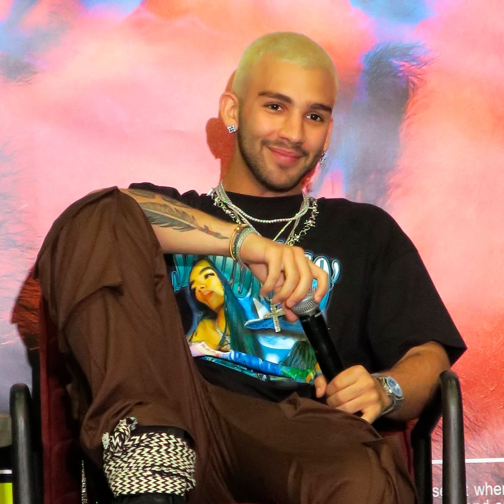 El artista colombiano Manuel Turizo habla durante una rueda de prensa hoy, en San Juan (Puerto Rico). EFE/Jorge Muñiz
