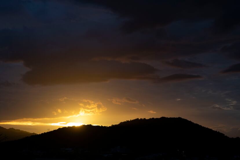 Una vista del atardecer desde un punto alto de Fajardo.