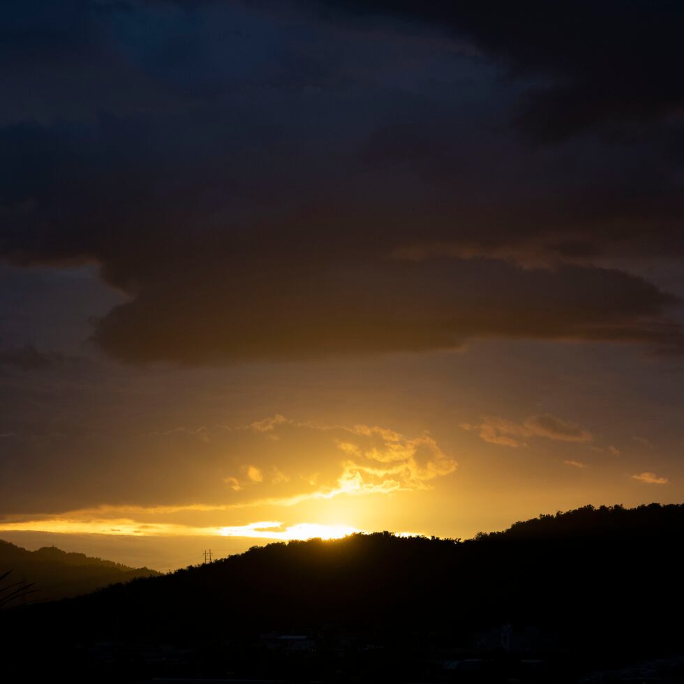 Una vista del atardecer desde un punto alto de Fajardo.