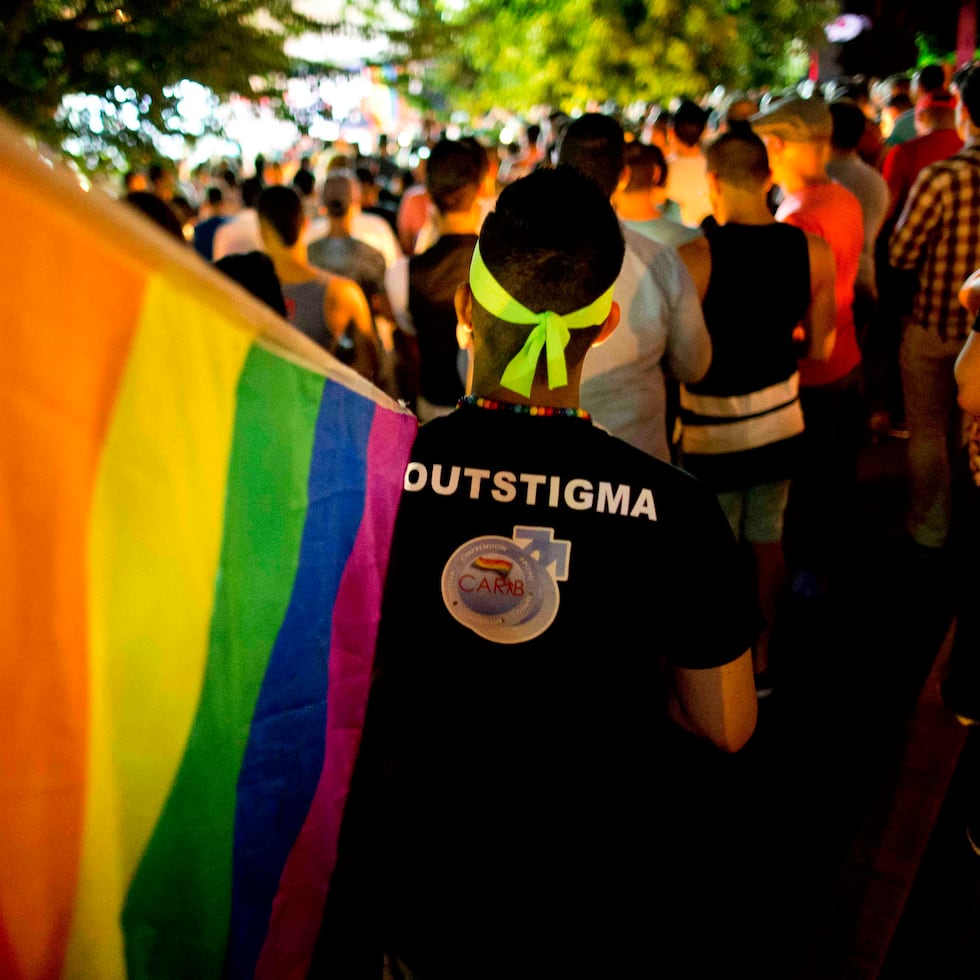 Anoche se celebró una vigilia en las inmediaciones del Centro Comunitario LGBTT de Puerto Rico, en Hato Rey.